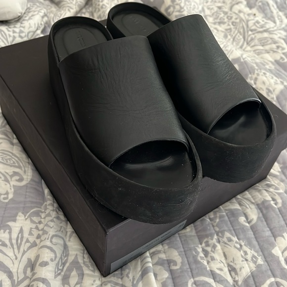 Paloma barcelo minisi flatform slides leather size 39 US 9 $380. Worn once - Picture 1 of 5